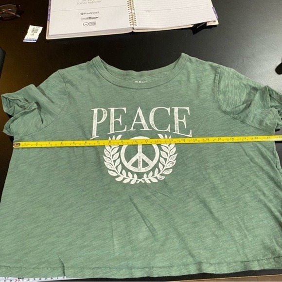 Old Navy Peace Sign Graphic T Shirt Green Crop Top Women's Short Sleeve Tee SZ L - Picture 5 of 11